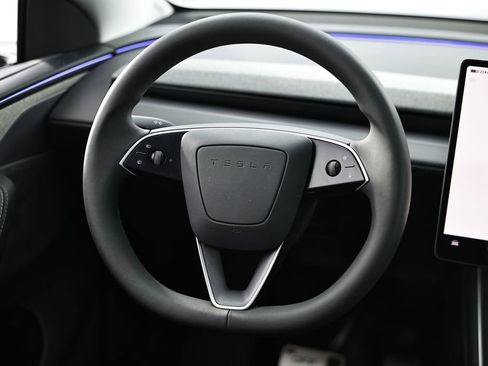 Used 2026 Tesla Model Y 2WD image 30