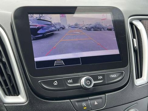 Used 2024 Chevrolet Malibu LT image 35