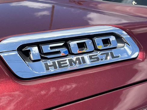 Used 2019 RAM 1500 Laramie AWD/4WD image 10