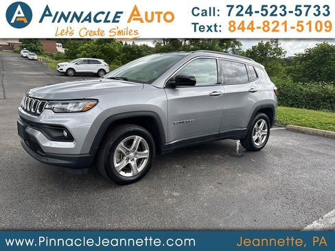 Used 2024 Jeep Compass Latitude AWD/4WD image 1