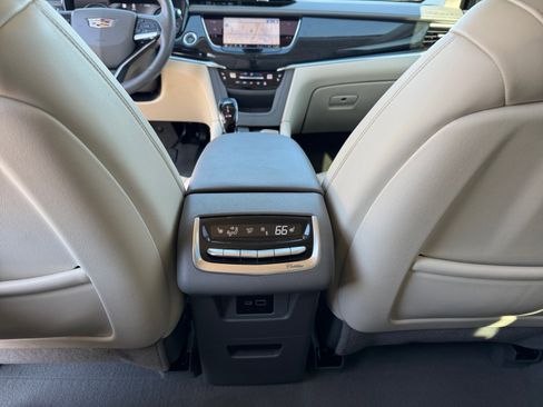 Used 2023 Cadillac XT6 Premium Luxury w/ Technology Package image 32