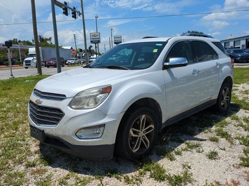 Used 2017 Chevrolet Equinox Premier w/ Enhanced Convenience Package FWD image 7