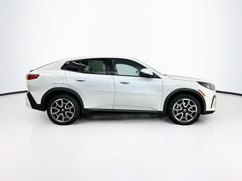 Used 2025 BMW X2 xDrive28i AWD/4WD image 10