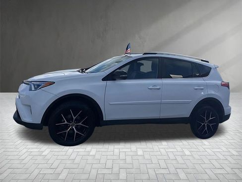 Used 2016 Toyota RAV4 SE image 5