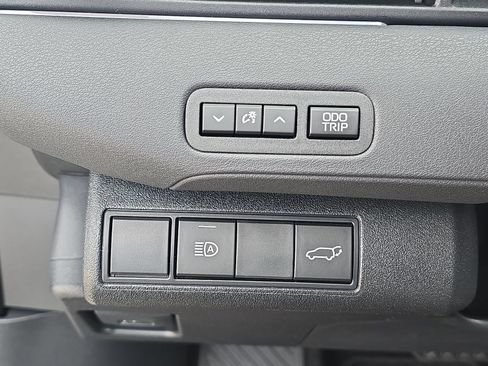 New 2026 Toyota C-HR AWD/4WD image 22