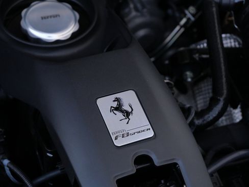 Used 2022 Ferrari F8 Tributo image 25