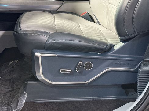 Used 2021 Ford F150 Limited image 14