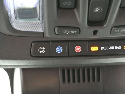 Used 2024 GMC Sierra 2500 AT4 w/ AT4 Premium Plus Package AWD/4WD image 29