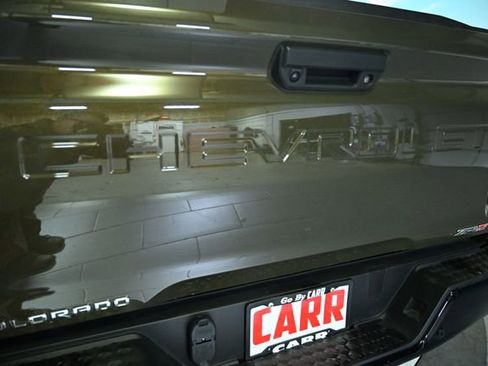 Used 2024 Chevrolet Colorado ZR2 w/ Technology Package image 9