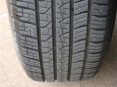 Used 2024 Land Rover Discovery Sport S image 11