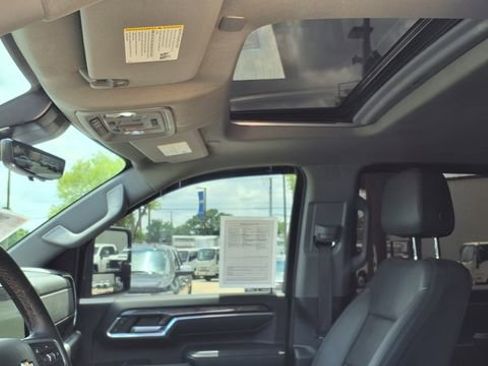 Used 2024 Chevrolet Silverado 2500 LTZ w/ LTZ Premium Package AWD/4WD image 33