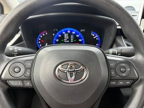 Used 2021 Toyota Corolla LE FWD image 16