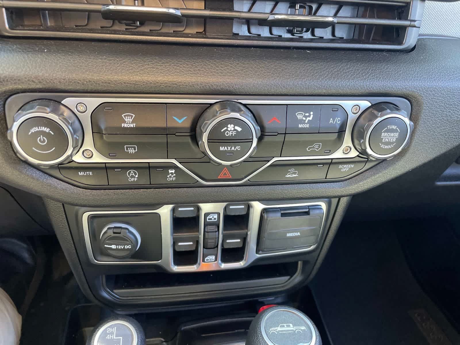 Used 2025 Jeep Gladiator Sport AWD/4WD image 22