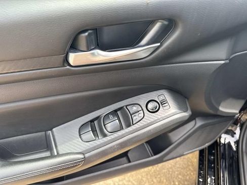 Used 2025 Nissan Altima 2.5 SV FWD image 24