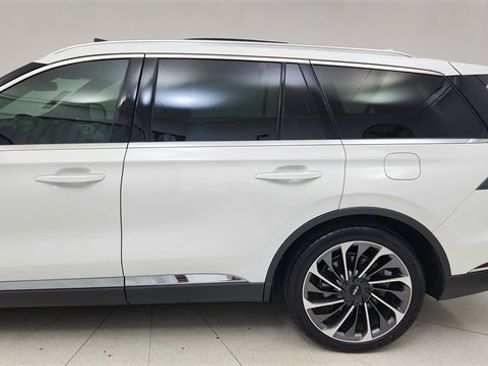Used 2020 Lincoln Aviator Reserve w/ Equipment Group 202A image 11