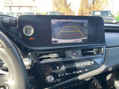 Used 2022 Lexus ES 300h 300h Luxury image 20