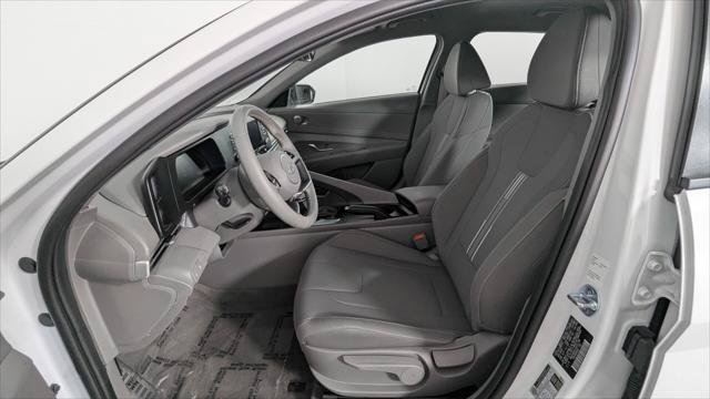 Used 2025 Hyundai Elantra Sport FWD image 14