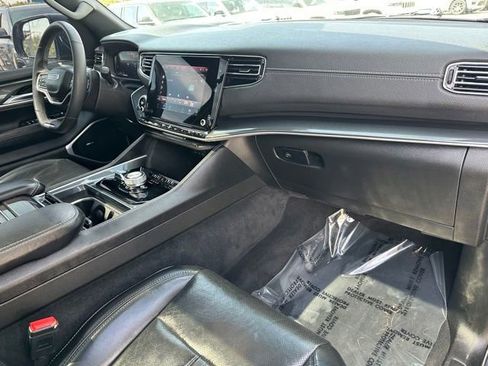Used 2022 Jeep Wagoneer Series I w/ Premium Group I AWD/4WD image 9