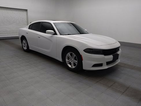 Used 2022 Dodge Charger SXT w/ Leather Interior Group RWD image 11