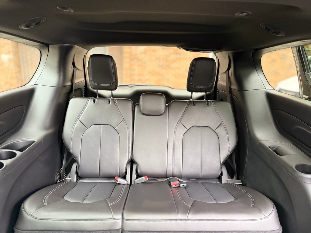New 2026 Chrysler Pacifica Select AWD/4WD image 23