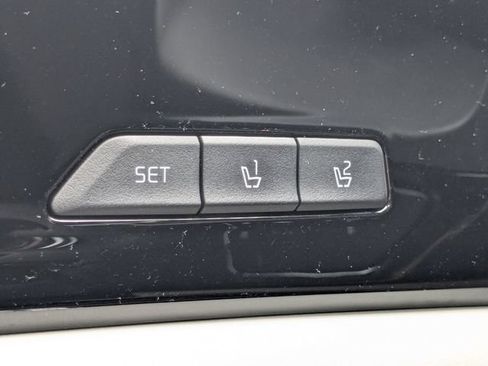 Certified 2022 Kia Carnival SX FWD image 34