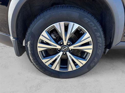 Used 2022 Nissan Rogue SV image 31