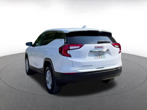 Used 2024 GMC Terrain SLE image 11