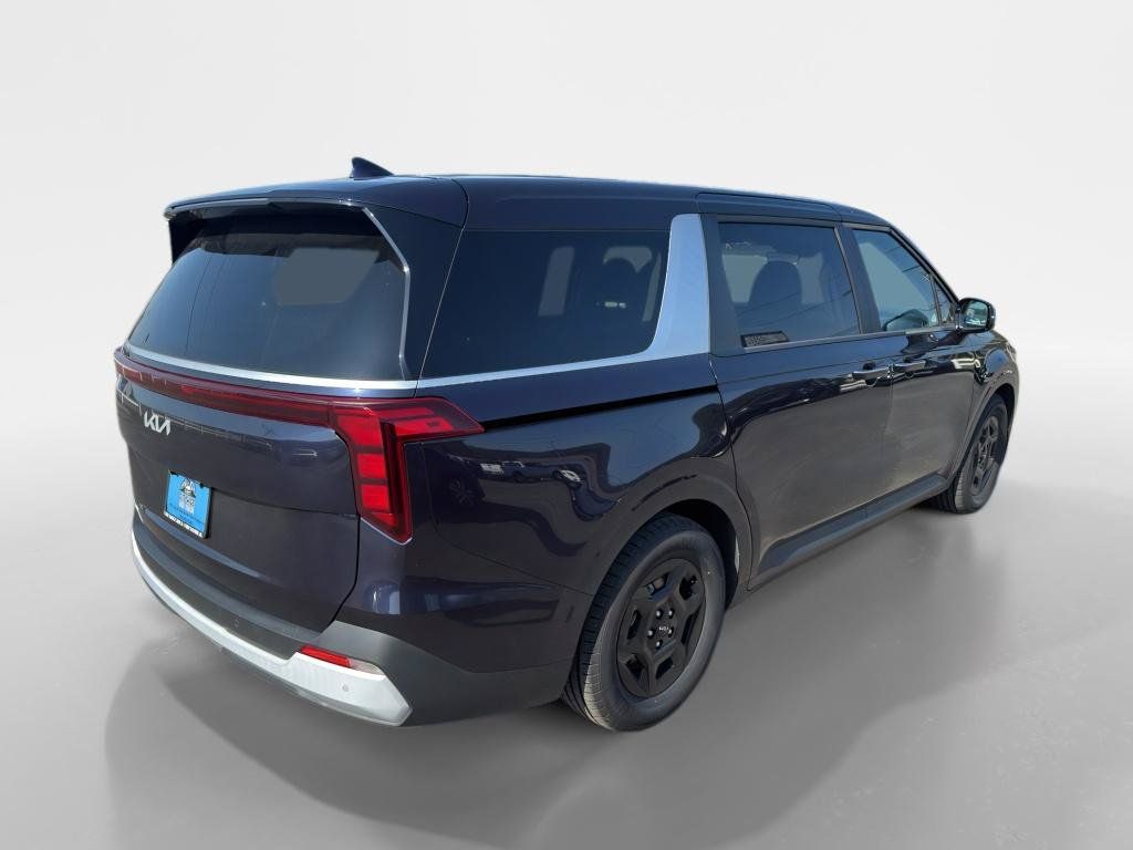 Used 2025 Kia Carnival FWD image 5
