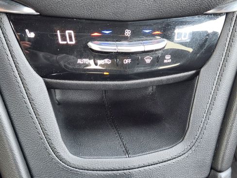 Used 2020 Cadillac XT5 Premium Luxury FWD image 15