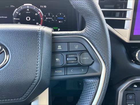 Used 2025 Toyota Tundra Limited AWD/4WD image 24
