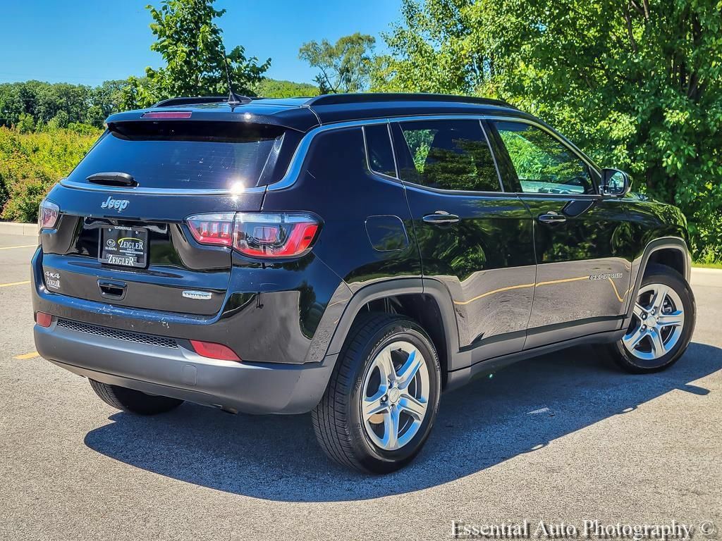 Used 2024 Jeep Compass Latitude w/ Altitude Special Edition AWD/4WD image 7