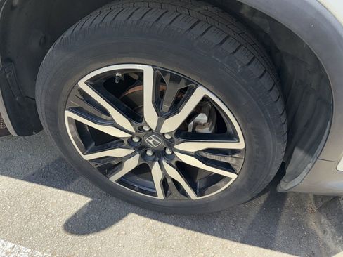 Used 2019 Honda Pilot Elite image 4