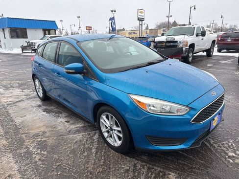 Used 2015 Ford Focus SE image 4