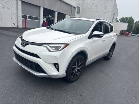 Used 2016 Toyota RAV4 SE FWD image 9