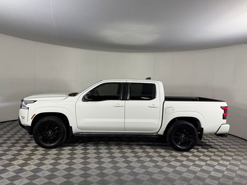 Used 2023 Nissan Frontier SV w/ Midnight Edition Package RWD image 11