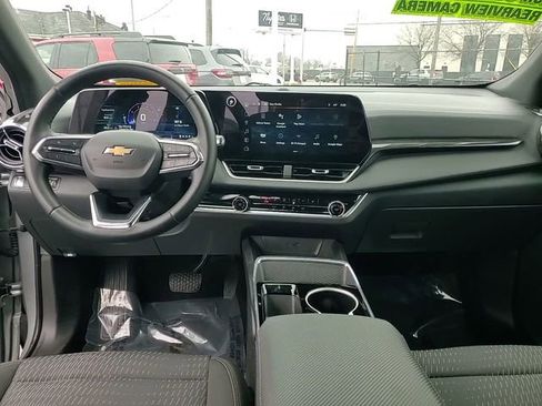 Used 2025 Chevrolet Equinox LT image 12