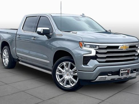 Used 2025 Chevrolet Silverado 1500 High Country AWD/4WD image 3