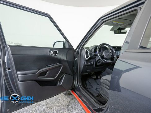 Used 2020 Kia Soul GT-Line w/ GT 2.0L Power Sunroof Package FWD image 9