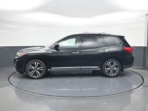 Used 2019 Nissan Pathfinder Platinum image 4