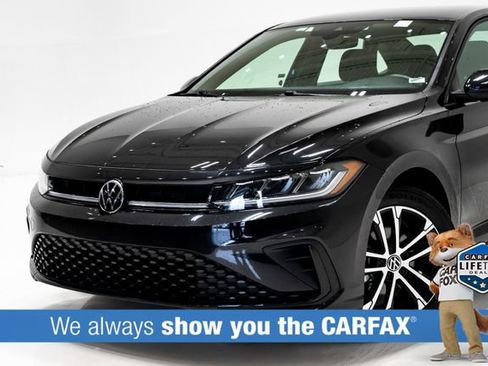 Used 2025 Volkswagen Jetta Sport FWD image 2