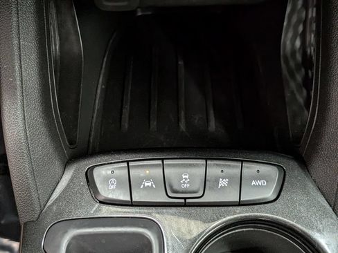 Used 2025 Chevrolet TrailBlazer LT AWD/4WD image 8
