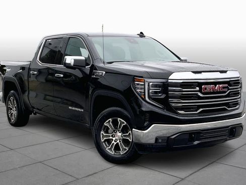 Used 2025 GMC Sierra 1500 SLT image 2