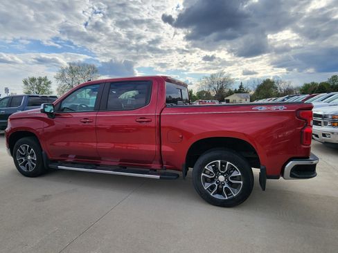 Used 2023 Chevrolet Silverado 1500 LT w/ Convenience Package II AWD/4WD image 9