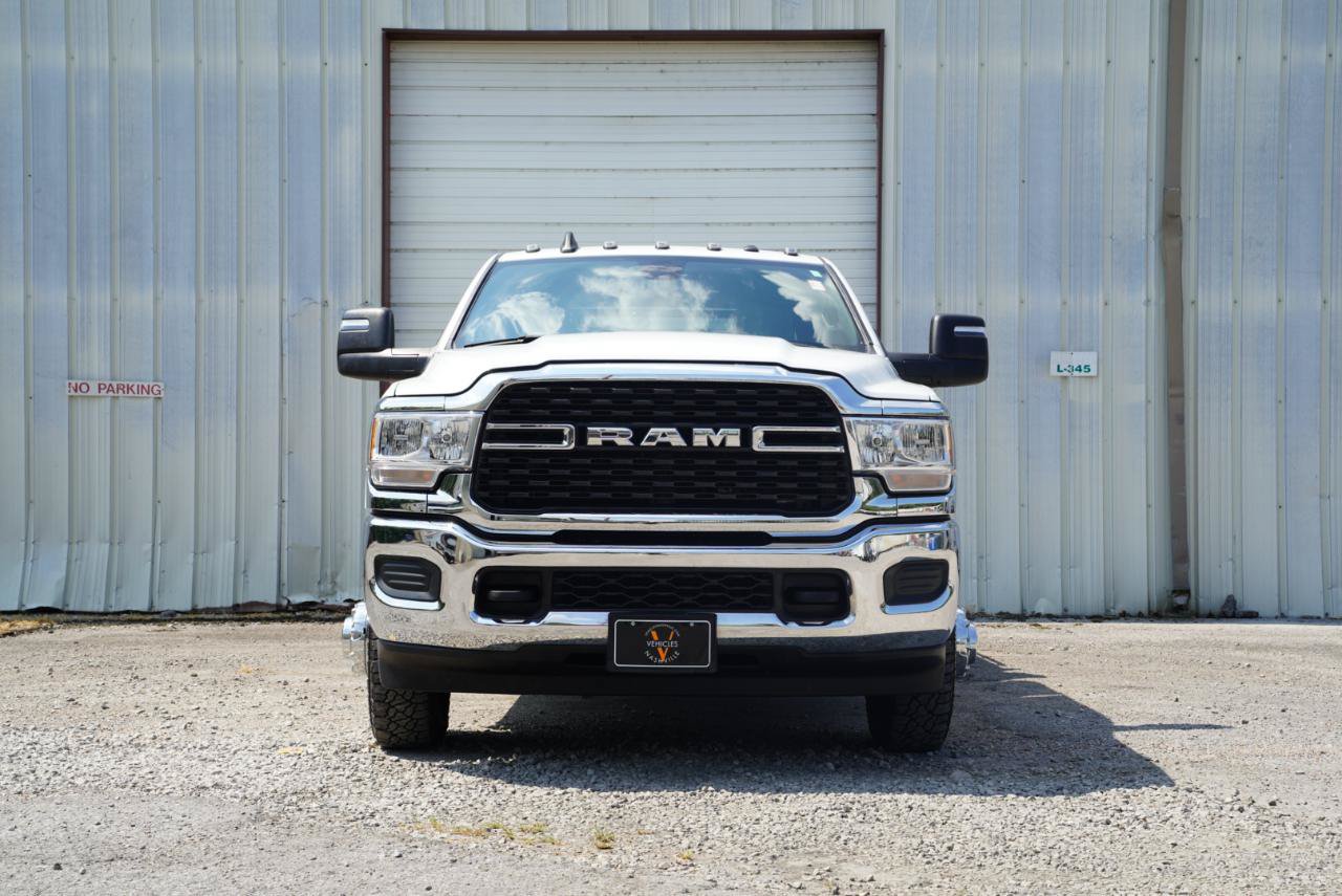 Used 2024 RAM 3500 SLT w/ Quick Order Package 2YG SLT AWD/4WD image 2