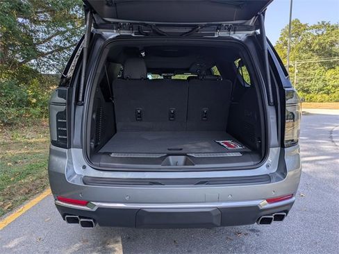 New 2026 Chevrolet Suburban High Country image 33