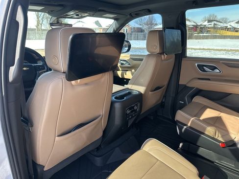 Used 2021 Chevrolet Tahoe Premier w/ Premium Package image 35