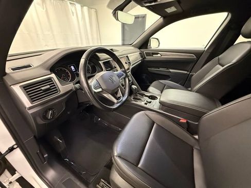 Used 2020 Volkswagen Atlas Cross Sport SE image 12