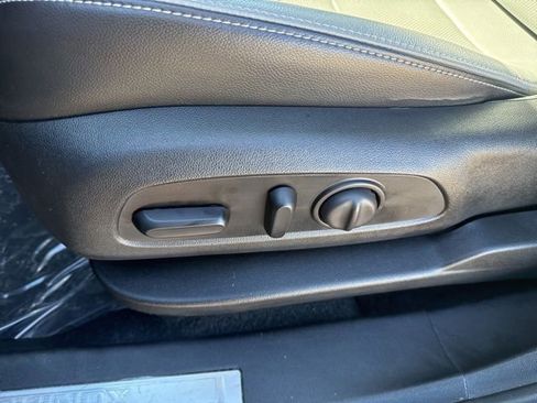 Used 2020 Chevrolet Equinox Premier image 14