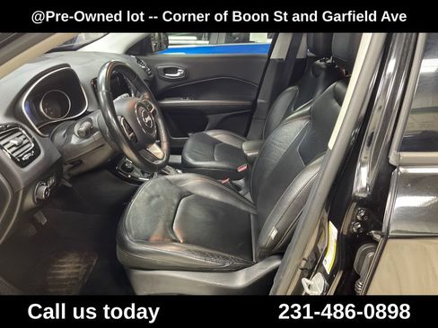Used 2018 Jeep Compass Limited w/ Navigation Group AWD/4WD image 14