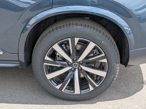 New 2026 Volvo XC90 B5 Core AWD/4WD image 16